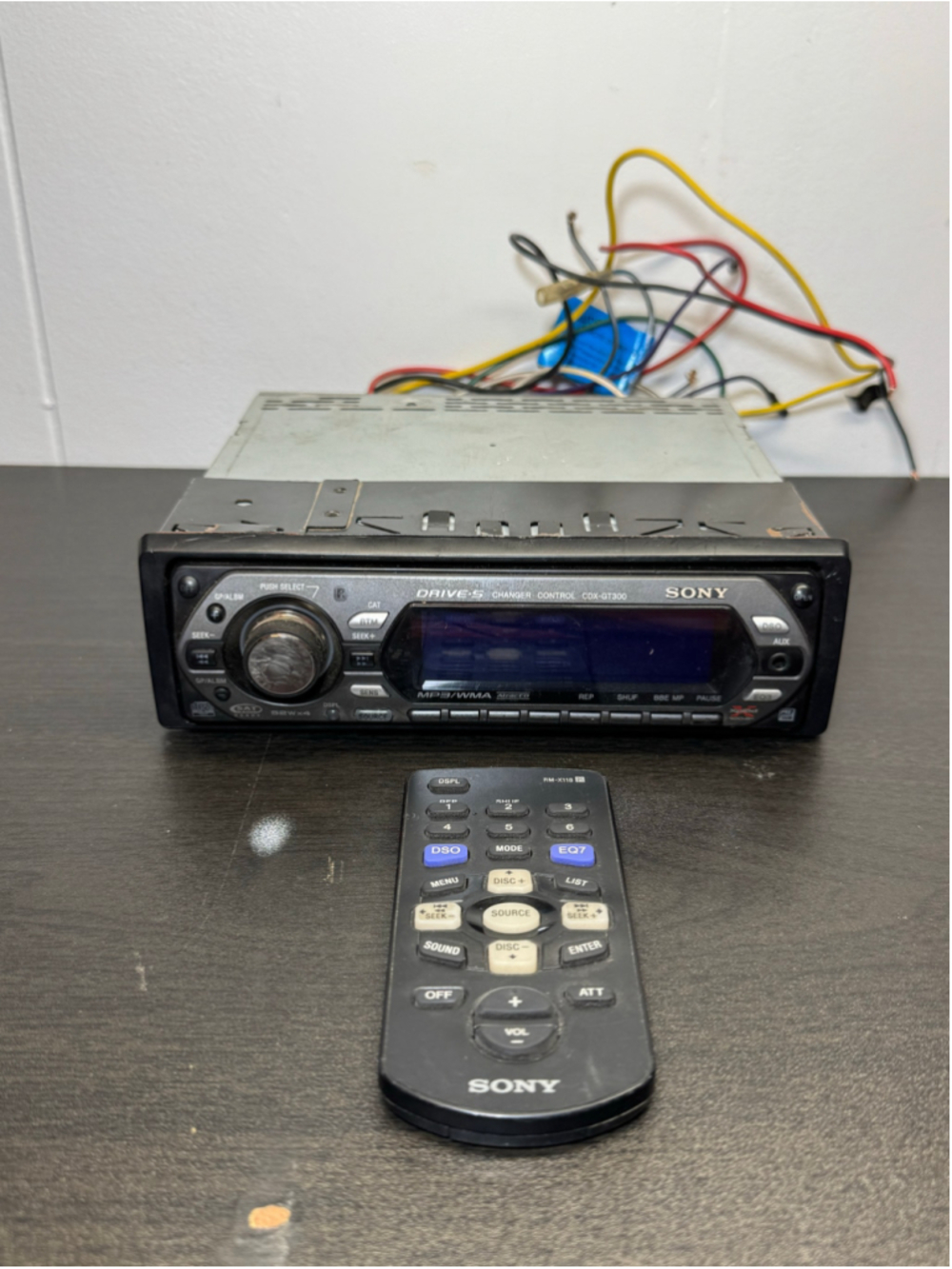 SONY CDX GT300 Car Stereo CD Player In Dash Receiver Fully Tested w/ Remote